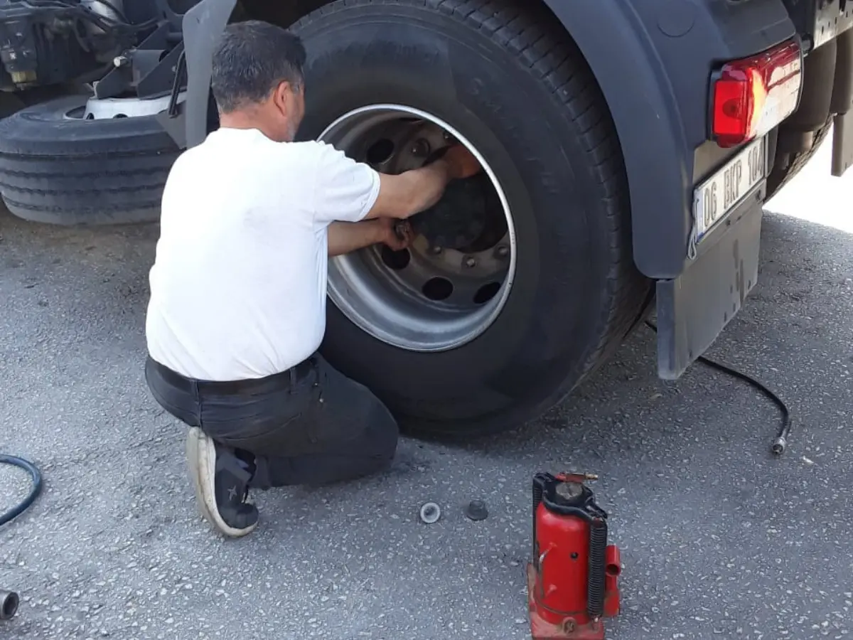 Hakkari Oto Lastikçi